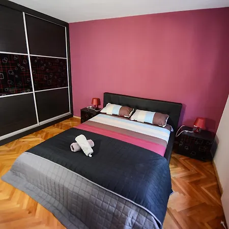 Square Vanilla Apartament *