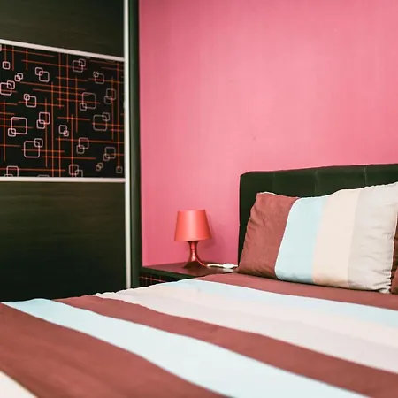 Square Vanilla Apartament *