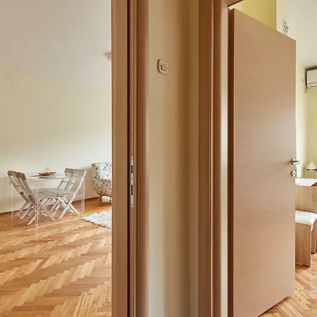 Square Vanilla Skopje