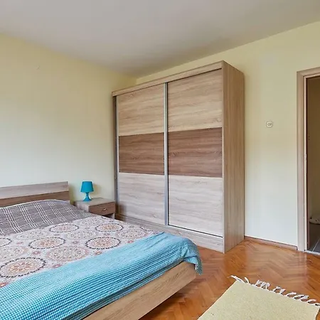 Square Vanilla * Skopje