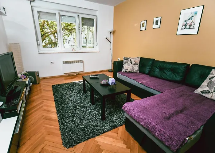 Square Vanilla Apartment