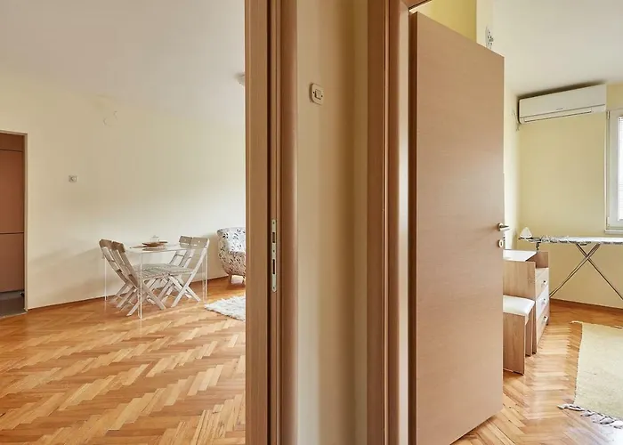 Square Vanilla Skopje