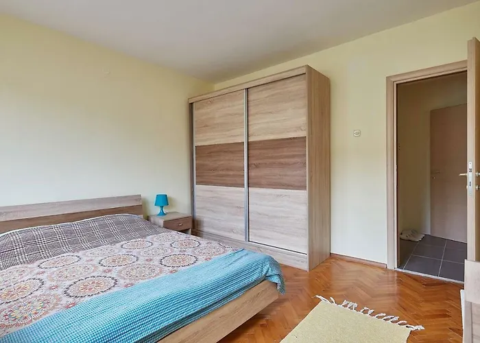 Square Vanilla * Skopje